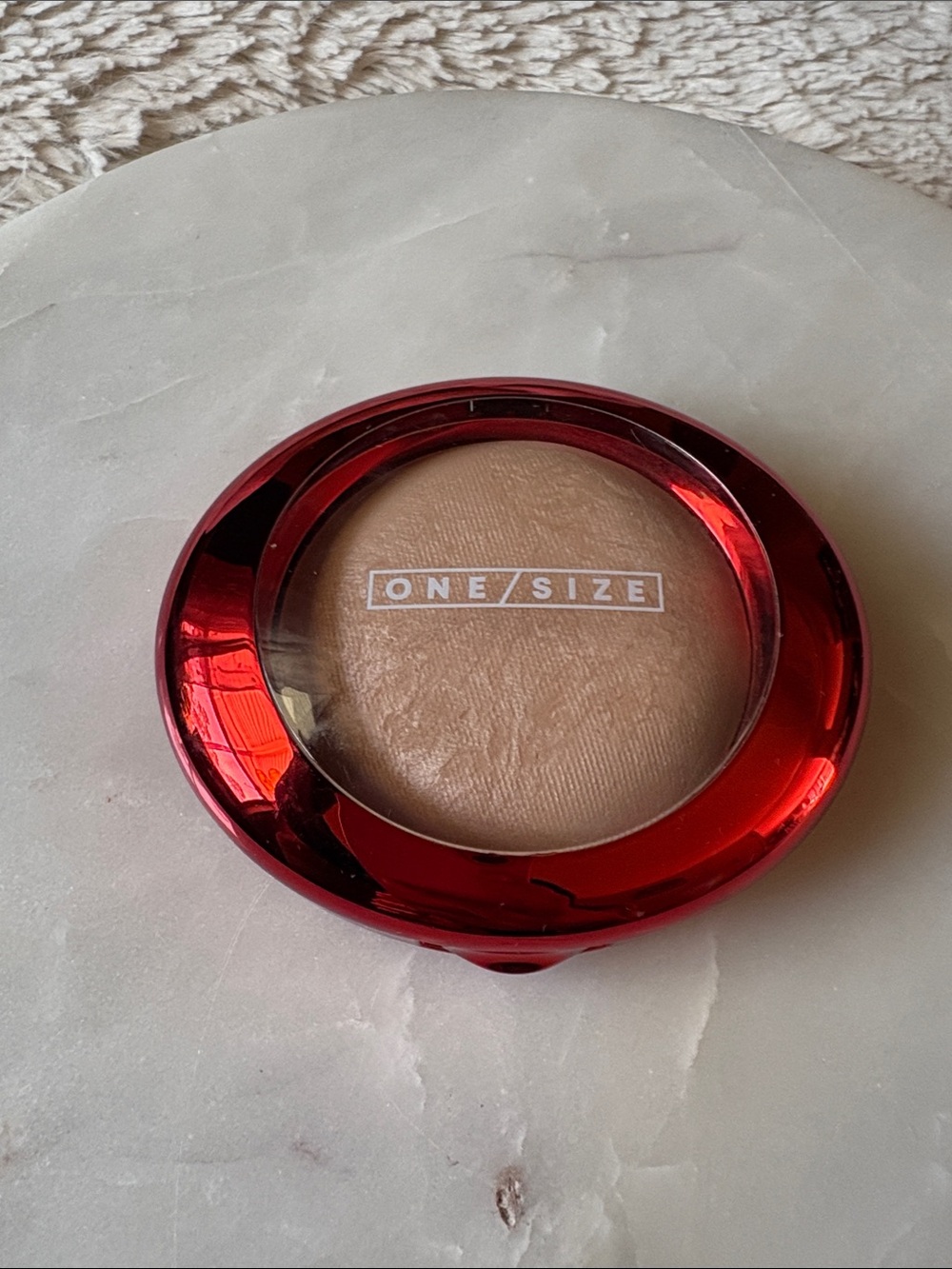 ONE/SIZE Boulce Silk Powder in LIGHT